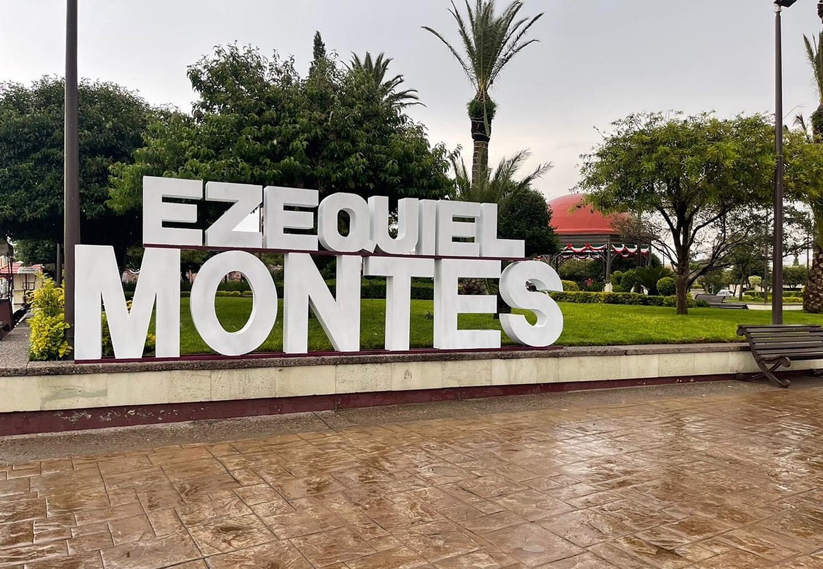 👉 Ezequiel Montes - Traveling By