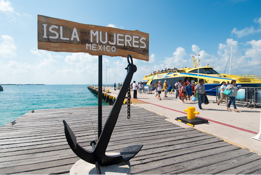 How to get to Isla Mujeres from Cancun