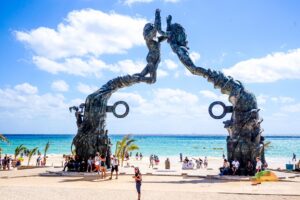 how far is Playa del Carmen From Cancun