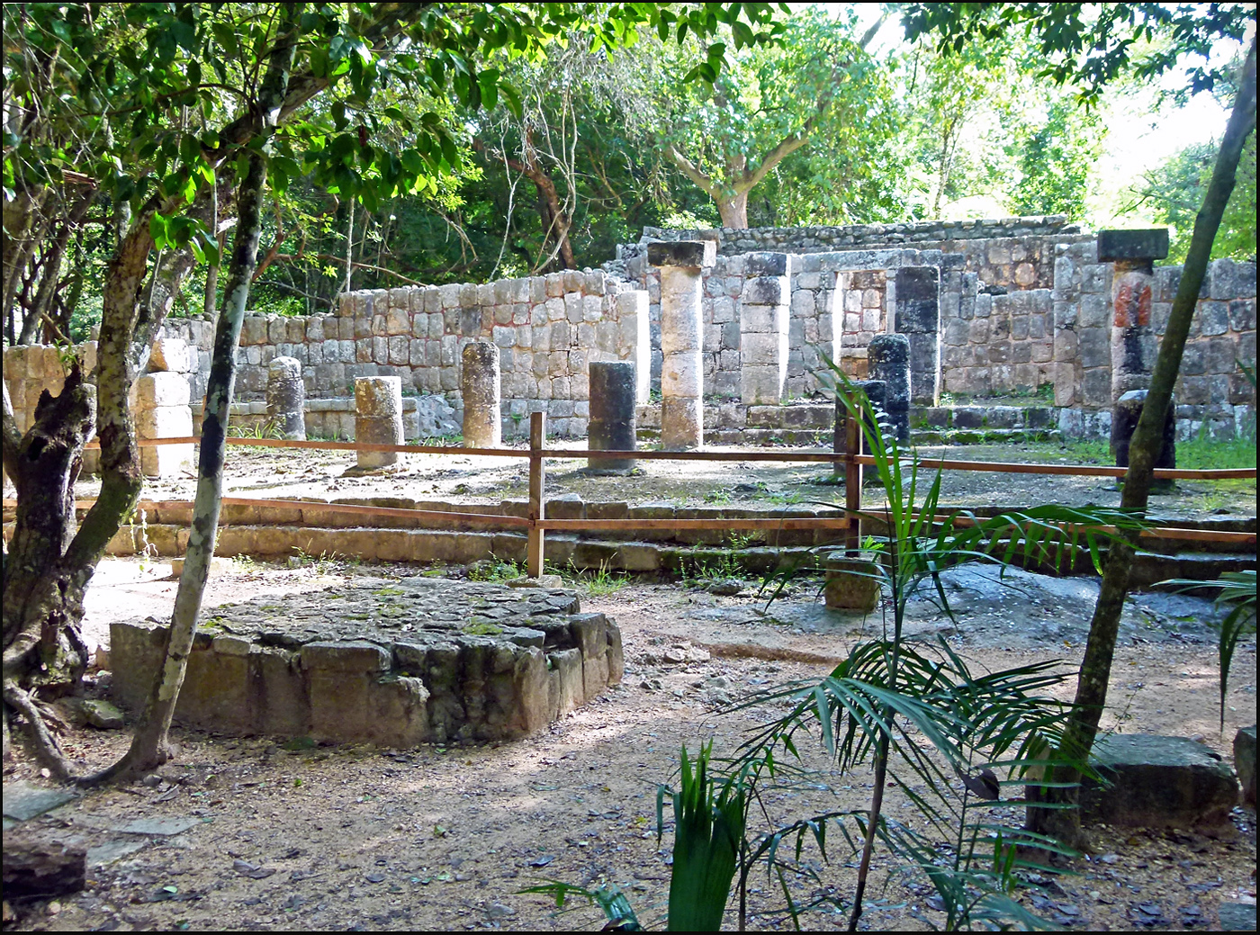 Temple of Xtoloc - mayan ruins mexico chichen itza