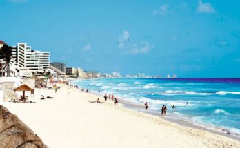 is Cancun hot in december