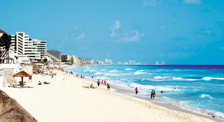 is Cancun hot in december